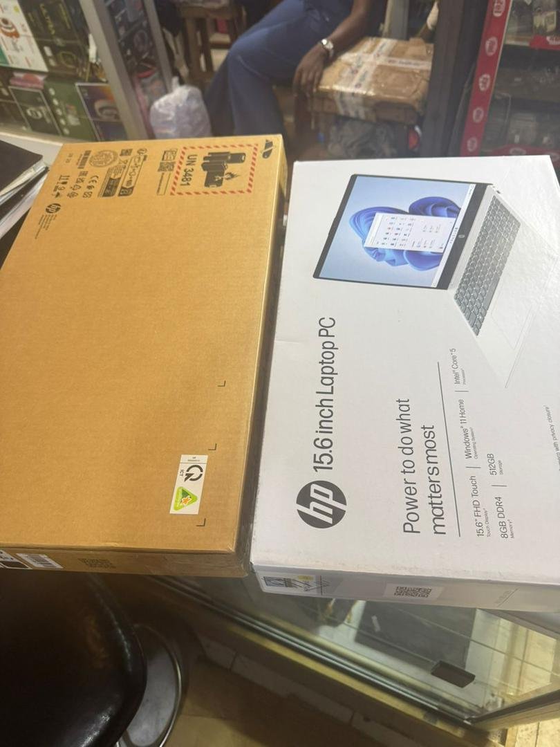 Hp laptop 15 core i5 - 12 eme génération - Mémoire vive (RAM) : 8 Go DDR4 - Disque SSD de 512 Go – Image 3