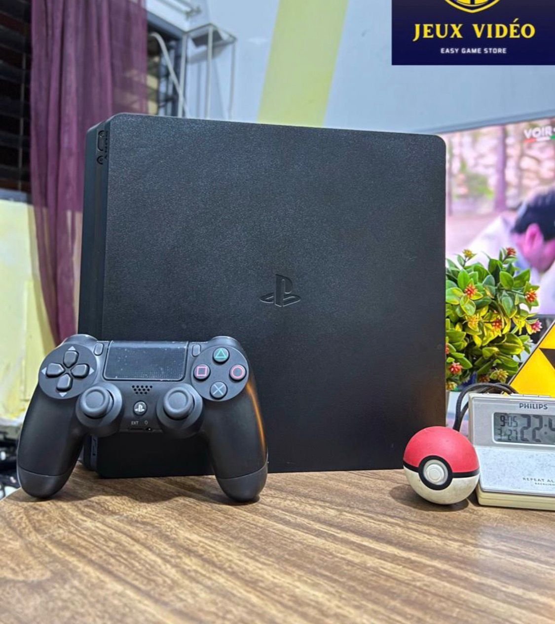 Playstation 4 Slim déjà craqué - 20 jeux installés - 2 manettes